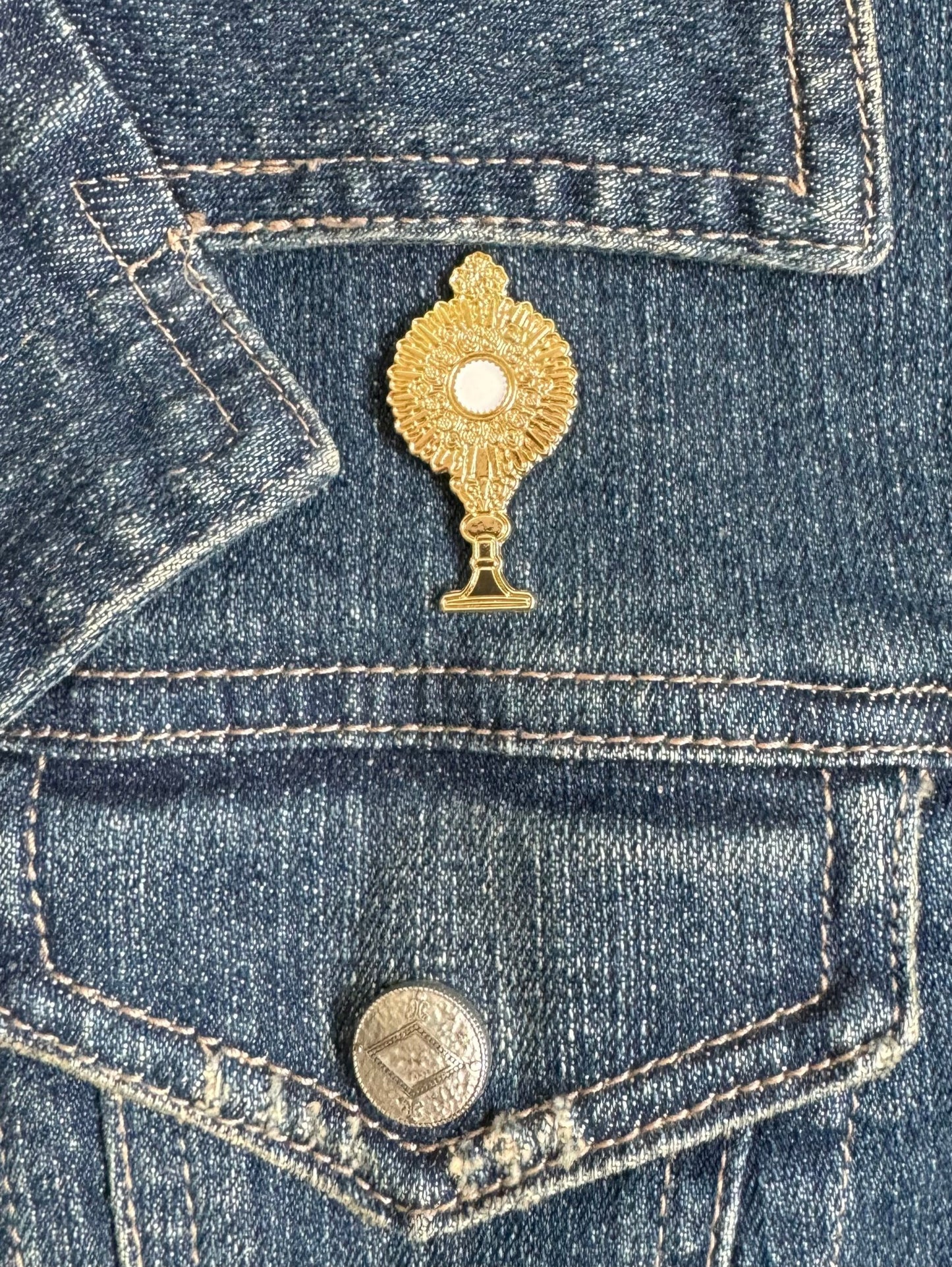 Blessed Sacrament Enamel Pin